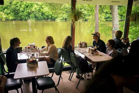 Lakeside Diner - Discover Stamford