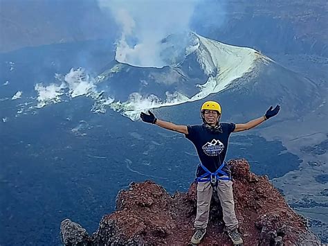 GUNUNG RAUNG Tiket, Daya Tarik & Jalur Pendakian