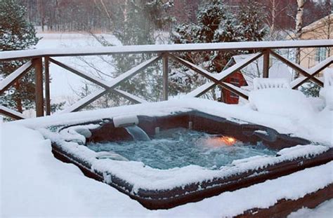 How To Enjoy Your Hot Tub in Winter