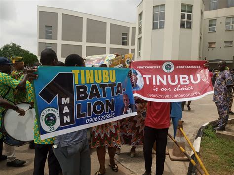 2023: Tinubu's supporters storm Obasanjo's house as APC presidential ...