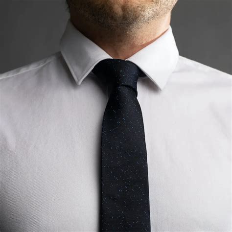 How to Tie a Half Windsor Knot - The Modest Man