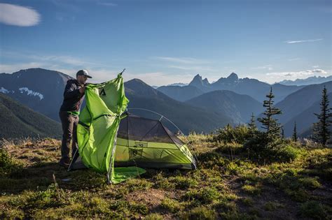 How to Choose a Backpacking Tent | Switchback Travel