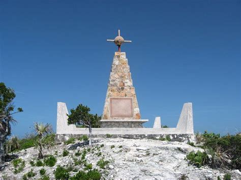 Bahamas – Columbus Monument in Long Island