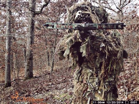 Ghillie suit in action while bowhunting. | Ghillie suit, Bow hunting ...