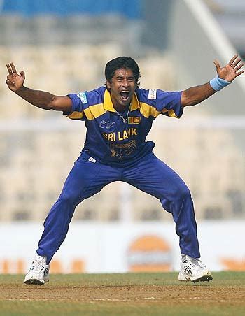 Chaminda Vaas roars an appeal | ESPNcricinfo.com