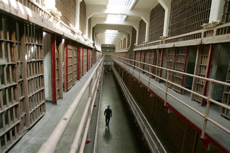 Brooklyn Jail Inmates Were Left With No Heat in Freezing Temperatures | Complex