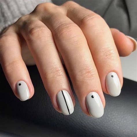 21 - Minimalist Nail Art Designs - Major Mag