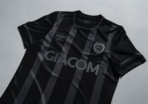 Umbro Unveil Striking Blackout Hull City 21/22 Away Shirt - SoccerBible