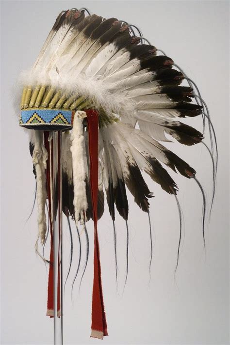 North American Indian eagle feather headdress | Native american tattoos, Native american art ...