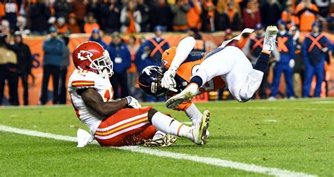 Tyreek Hill Scores Three Historic TDs For Chiefs In Win Over Broncos ...