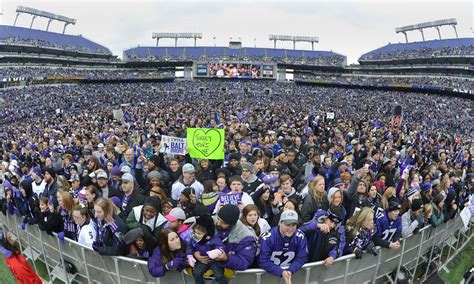 Feb. 5 Photo Brief: Baltimore celebrates the Ravens, facial ...