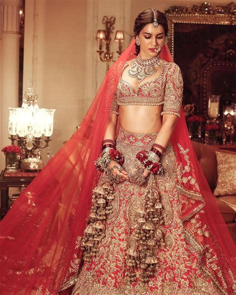 Kriti Sanon Shines Bright In Orange Wedding Lehenga, See The Diva's ...