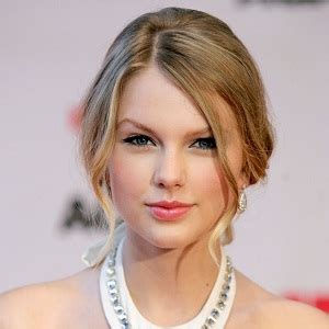 Taylor Swift Age, Net Worth, Relationship, Ethnicity, Height