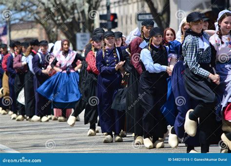 Dutch Dance at Tulip Festival Editorial Photo - Image of michigan, dance: 54821016