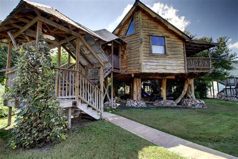 Cloud 9 Tree Haus: New Braunfels Studio 1 Full Bathroom Place To Stay On Vacation (83417) | FR