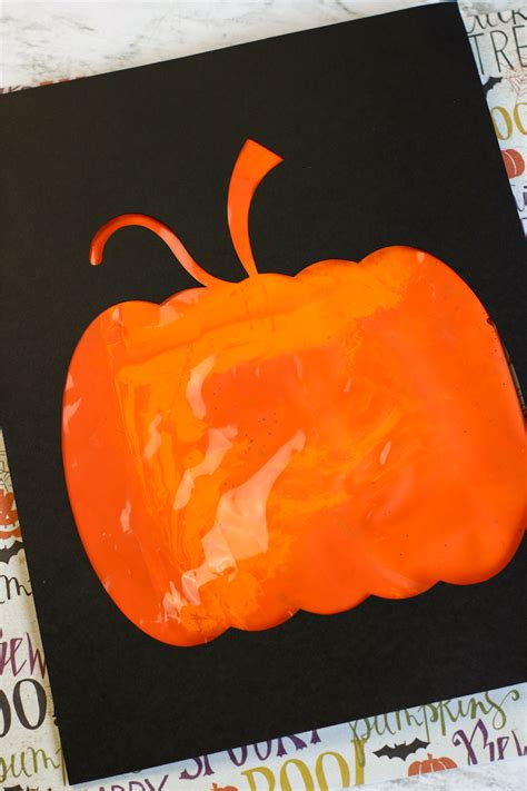 Pumpkin Painting in a Bag Craft - Mom. Wife. Busy Life.