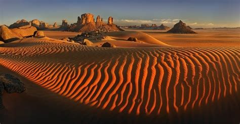 ALGERIA: Top ten sites to visit in THE SAHARA - PILOT GUIDES