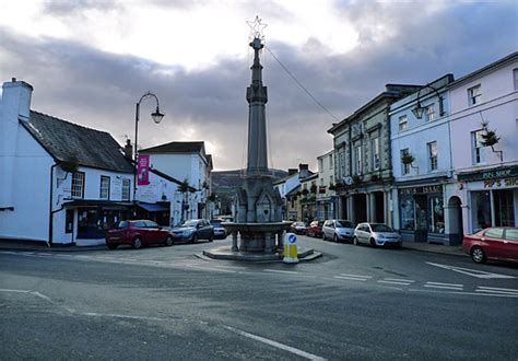 Photos of Crickhowell (Crug Hywel/Crucywel), Powys, Mid Wales, UK ...