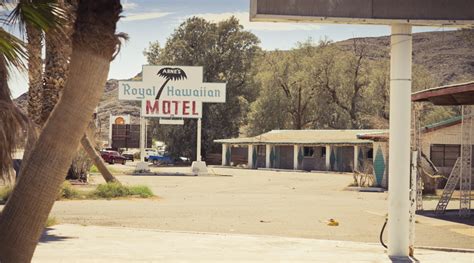 Fujifilm "X" Series & Leica : Abandoned Motel in the Mojave Desert / Nevada ...