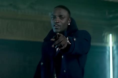 Akon & Eminem’s ‘Smack That’ Video Hits 1 Billion Views on YouTube ...