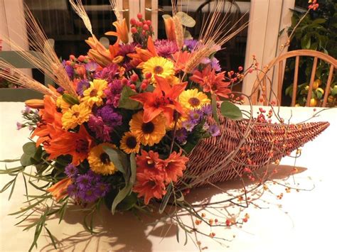 1000+ images about Cornucopia Centerpieces on Pinterest | Thanksgiving, Centerpieces and ...