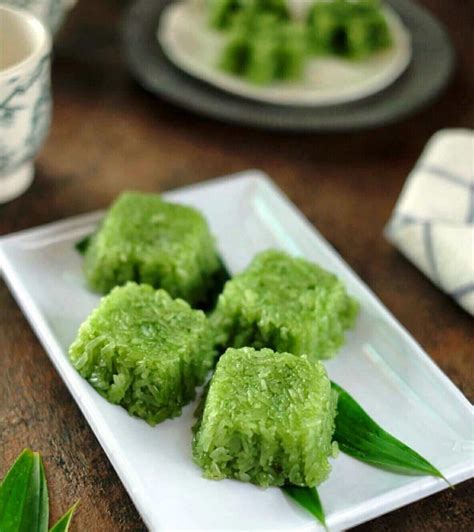 7 Traditional Malaysian Kueh Recipes Using Pandan - Butterkicap