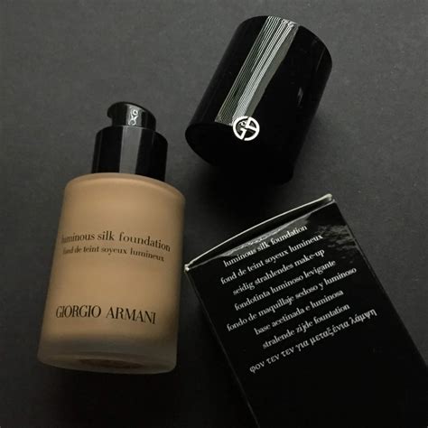 Giorgio Armani Luminous Silk Foundation 6 Review & Swatches | A Very ...