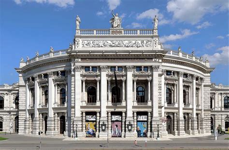 Dante elevates performances at the Burgtheater