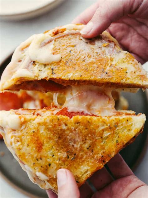 Easy Pizza Grilled Cheese Recipe | The Recipe Critic