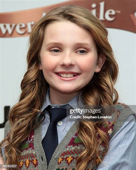 Abigail Breslin Kicks Off Duracell Power A Smile Campaign Photos and ...