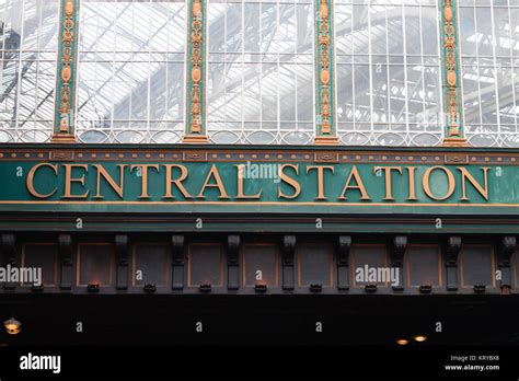 Glasgow central station Stock Photo - Alamy