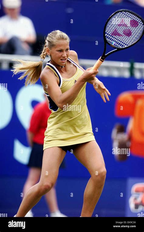 Anna kournikova tennis star hi-res stock photography and images - Alamy