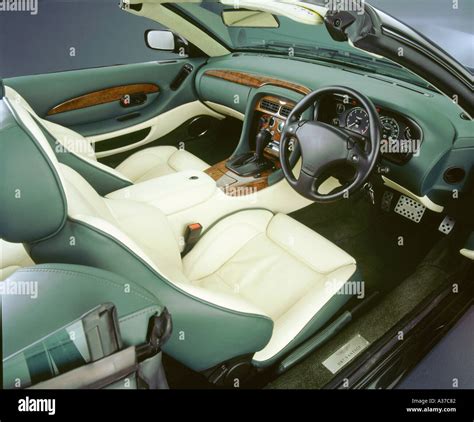 2001 Aston Martin DB7 Vantage V12 interior Stock Photo - Alamy