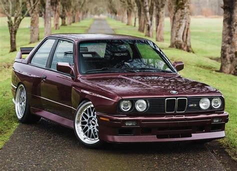 E30 M3 in a rare color. : r/carporn