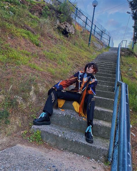 Zhongli Cosplay : r/EverythingCosplay