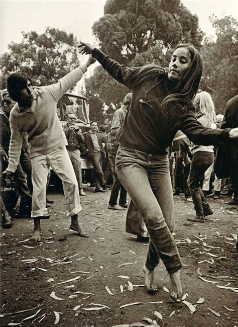 Unknown Photographer - Summer of Love, Panhandle, Golden Gate Park, San Francisco, June 25, 1967 ...