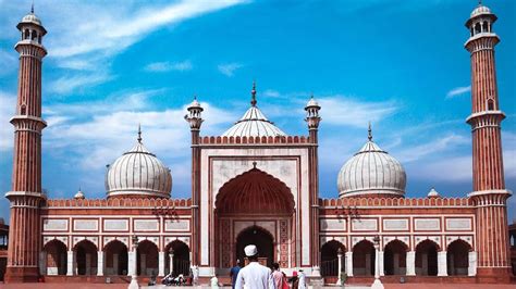 Jama Masjid: দিল্লির লেফটেন্যান্ট গভর্নরের হস্তক্ষেপে মহিলাদের প্রবেশে ...