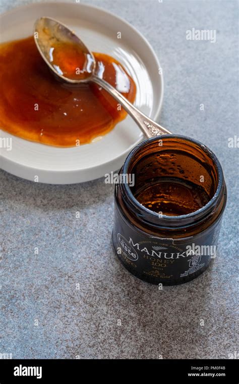 Jar of Honey Stock Photo - Alamy