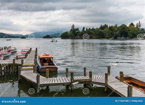 BOWNESS on WINDERMERE, LAKE DISTRICT/ENGLAND - AUGUST 20 : Boats Editorial Image - Image of ...