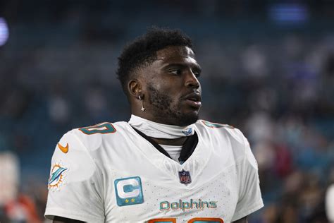 Tyreek Hill Has Message For Fans Who Want Dolphins To Trade Jaylen Waddle - The Spun