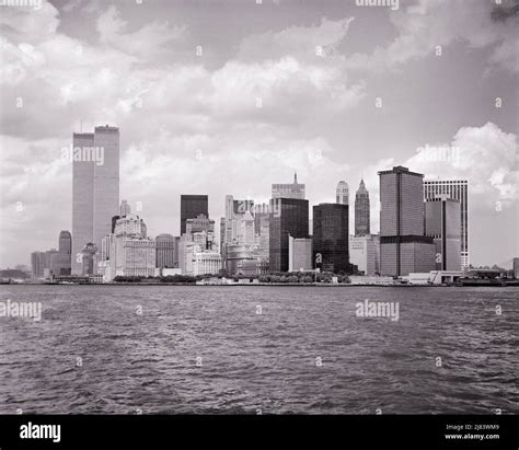 1970s nyc skyline hi-res stock photography and images - Alamy