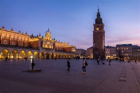 Main Square Kraków - Plaza in Kraków - Thousand Wonders