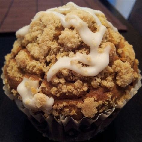 Dunkin Donuts pumpkin muffin. Omg. | Food, Dunkin donuts pumpkin muffin ...