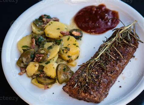 Rosemary lamb steaks with garlic 3008139 Stock Photo at Vecteezy