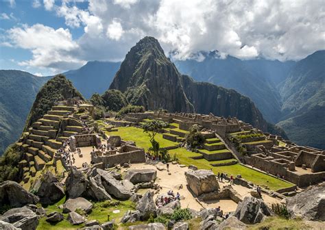 Peru deports tourists who damaged Machu Picchu temple