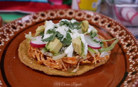 Tostadas de Tinga de Pollo - Mi Cocina Rápida