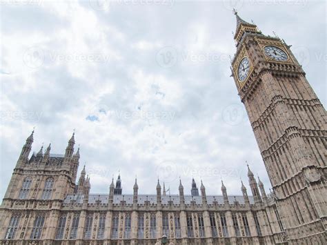 Houses of Parliament 5331366 Stock Photo at Vecteezy