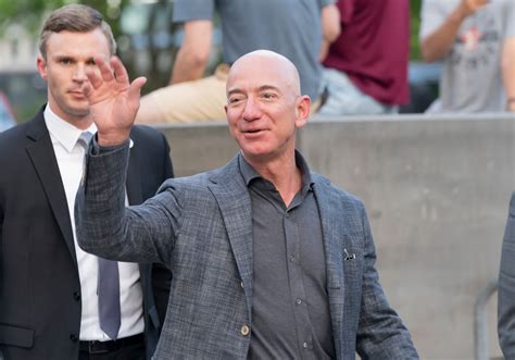 Elon Musk passes Jeff Bezos as world's richest person | TechSpot