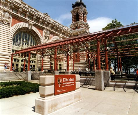 Exploring the Ellis Island Museum - Ellis Island Part of Statue of Liberty National Monument (U ...