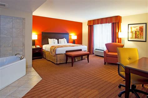 Holiday Inn Hotel & Suites Orange Park in Jacksonville (FL) - Room Deals, Photos & Reviews